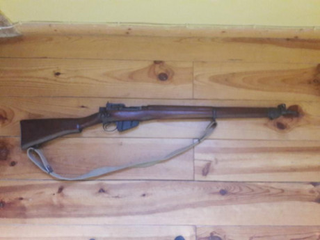 El cajon esta marcado U.S Property, segun el autor del libro sobre el Lee Enfield Ian Skennerton la fabrica 02