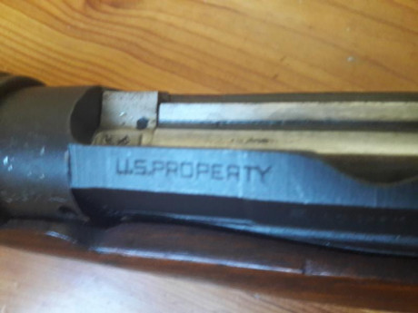 El cajon esta marcado U.S Property, segun el autor del libro sobre el Lee Enfield Ian Skennerton la fabrica 00