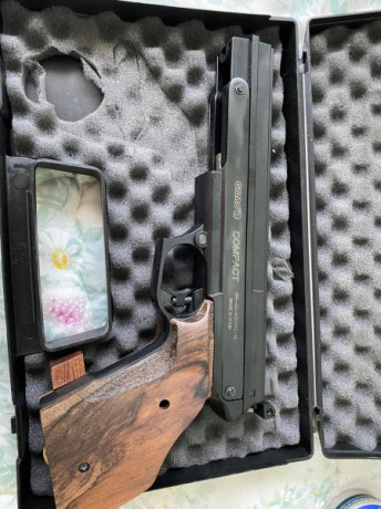 Pistola Gamo Compact, en muy buen estado y sin apenas uso. Recién revisada y cambiadas las juntas. Pido 02