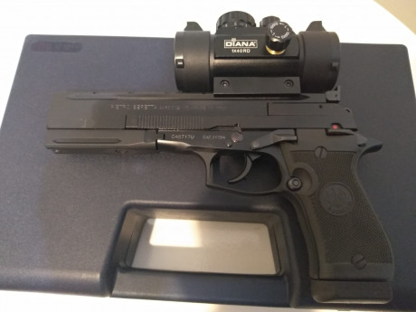 Buenas BERETTA 87 TARGET del calibre 22 , en perfecto estado , como nueva ya que no tiene 100 disparos 01