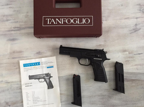 Vendo pistola calibre 22. Muy poco uso, lleva mas de un año sin usar.
Se puede ver sin compromiso. Esta 00