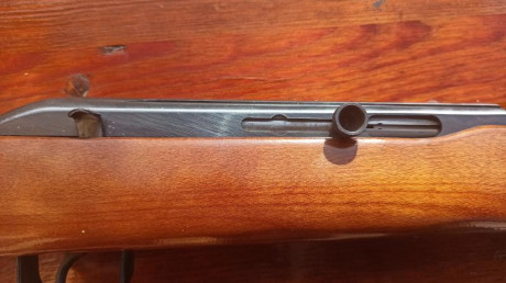 Se vende rifle, es de mi tío. El lo compró nuevo pero solo ha disparado unas 3 cajas. Tiene una pequeña 12
