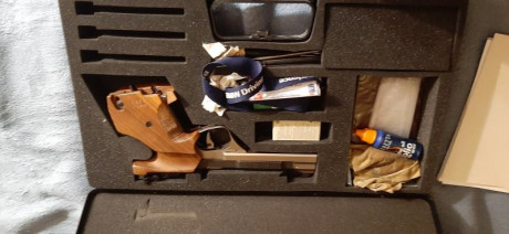  20201203_221326.jpg  20201203_221400.jpg  20201203_221345.jpg Vendo pistola cal 22 Feinwerkbau AW 93, 02