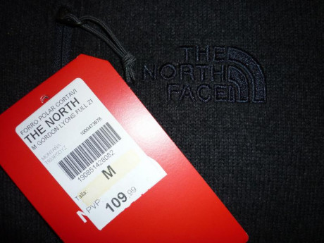 Pues otra que sale.....
Chaqueta The North Face Gordon Lyons en tejido polar gordito
Comprada en octubre 01