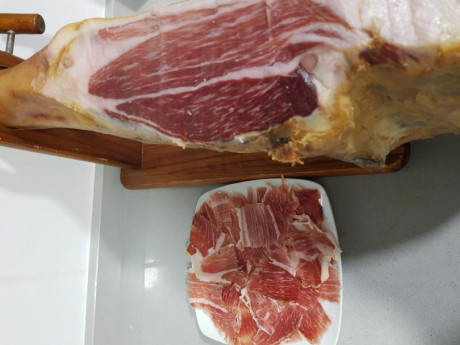 Hoy para comer acelgas hervidas y chuletón de vaca gallega vieja con seis semanas de maduración en cámara 150