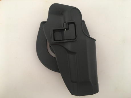 Funda fabricada en polímero de alta resistencia. Para tipos de pistolas beretta 92  totalmente Nueva. 00