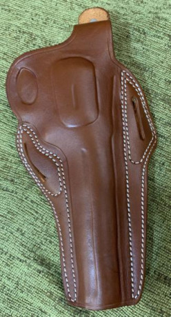 Vendo funda para revólver S&W  ó Colt Python 6”.  Nueva de estreno , piel auténtica de vaca , cuero 01