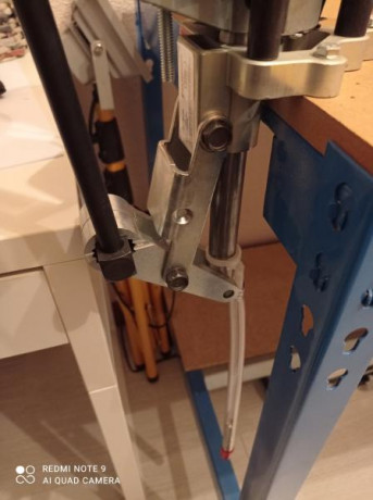 Hola vendo por no usar una máquina de recarga lee 1000 con dies de 9mm y  alimentador de vainas,la máquina 12