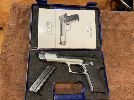 Se vende pistola CZ122 SPORT calibre 22 , estado impecable ,conmigo no tiraría ni 200 tiros , nunca tuvo 02