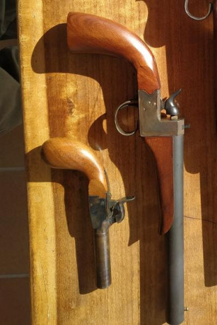 Se vende armas en libro de coleccionista muy bien conservadas.
Marcas como pedersoli pieta uberti etc 02