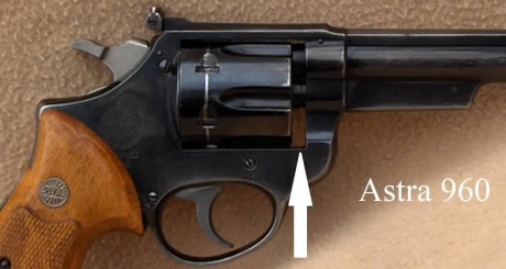 Buenas tengo un revolver Astra 960 calibre 38 mod ctg .
me ha dado por probar a meterle un cartucho del 61