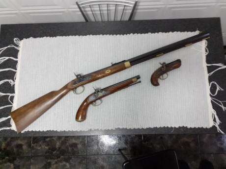 Vendo una pistola " Tower " Dikar calibre 45 (100 €) mas portes si los hubiera. Mas información 00