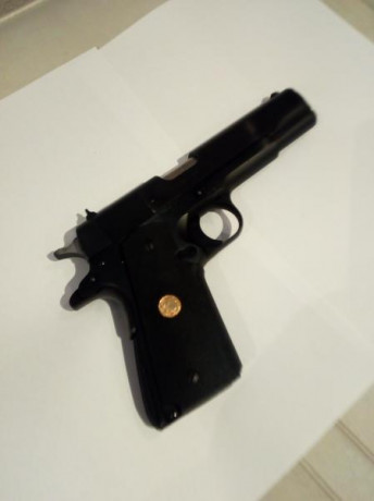 Hola compañeros pongo a la venta muy a pesar pistola colt 9mm p muy poco usada con todo original maletin 50