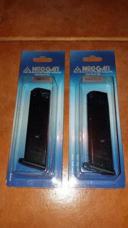 Vendo dos cargadores para pistola Taurus PT 92/99. Impecables, se han usado tres veces, en sus blister 02