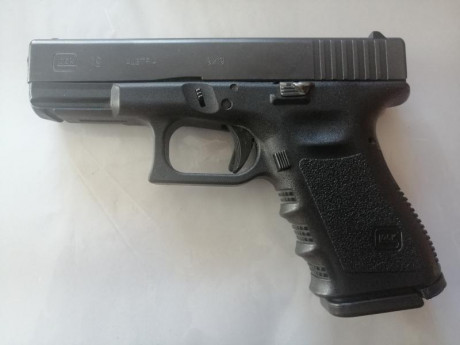 SE VENDE GLOCK 19 3a GENERACIÓN CON 1 CARGADOR , SU CAJA ORIGINAL , MANUAL ETC.
EL ARMA SIEMPRE GUIADA 01