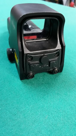 Se vende visor holografico Eotech modelo 552 A65 , el estado es como nuevo ,pues no se ha usado prácticamente 02