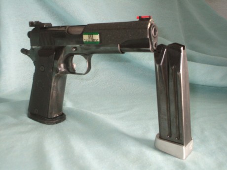 Hola,he abierto este hilo para que todos aquellos que tengais armas Españolas,podais lucirlas aqui con 150