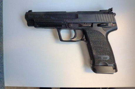 Hola foreros.

Pongo a la venta esta HK  Expert 9mm para, funcionando perfectamente.

La compré a primeros 00