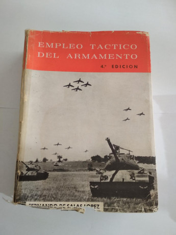 Se vende libro" Empleo táctico del armamento" 4ª edición. Precio 10 euros. 02