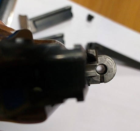 Un compañero del club vende su ASTRA TS-22. La pistola está en buen estado y tiene dos cargadores. Pide 00