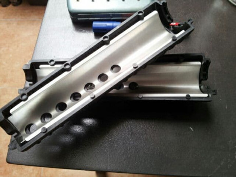 Vendo este guardamanos MIDLENGHT de Sabre Defense, 40€ puesto en casa del comprador por mensajeria (peninsula) 00