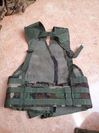 Vendo chaleco Fighting Load Carrier (FLC) original del US ARMY, talla unica ajustable, en el interior 01