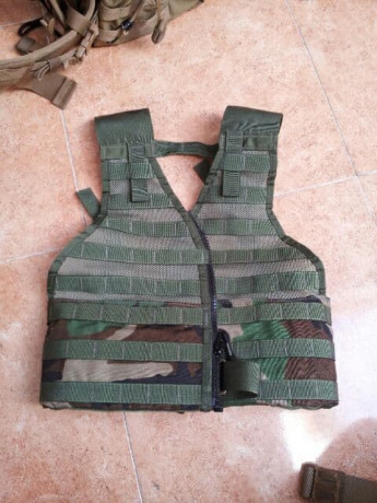 Vendo chaleco Fighting Load Carrier (FLC) original del US ARMY, talla unica ajustable, en el interior 10