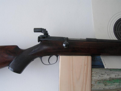 Amantes de lo vintage...  les ofrezco esta Birmingham Small Arms modelo " Sportsman "  calibre 02
