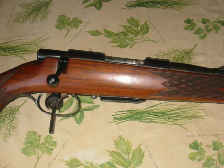 Vendo rifle Anschutz.  Modelo 1533  Stutzen ( Madera hasta la boca del cañón).  Calibre 222 Remington. 02