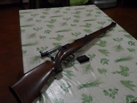 Vendo rifle Anschutz.  Modelo 1533  Stutzen ( Madera hasta la boca del cañón).  Calibre 222 Remington. 12