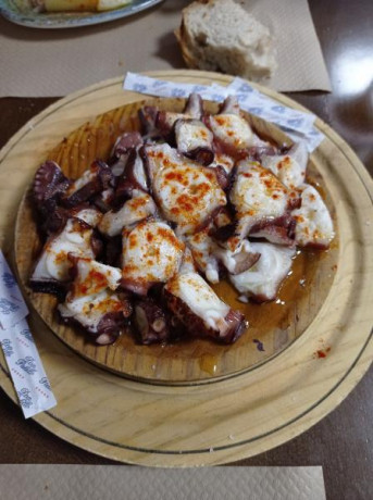 Hoy para comer acelgas hervidas y chuletón de vaca gallega vieja con seis semanas de maduración en cámara 20