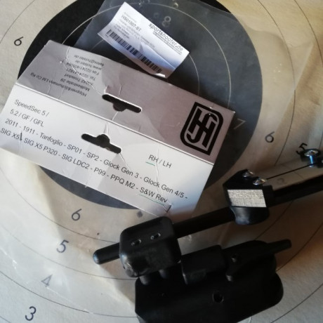 Buenas.

Compre dos fundas rapidas HÖPPNER&SCHUMANN SPEEDSEC 5 y vendo una de ellas porque me sobra.
 00