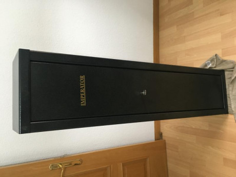 Armero de seguridad homologado Imperator para 5 armas largas, con factura de compra y sus papeles, 2 llaves. 02