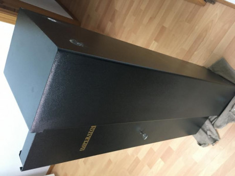 Armero de seguridad homologado Imperator para 5 armas largas, con factura de compra y sus papeles, 2 llaves. 10