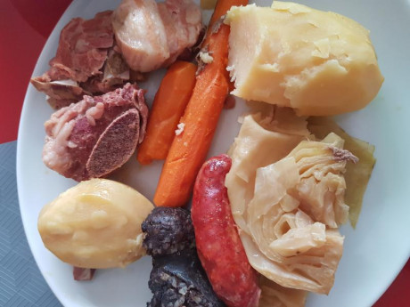 Hoy para comer acelgas hervidas y chuletón de vaca gallega vieja con seis semanas de maduración en cámara 130
