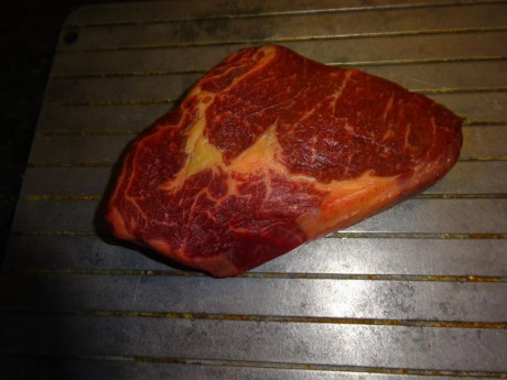 Hoy para comer acelgas hervidas y chuletón de vaca gallega vieja con seis semanas de maduración en cámara 151