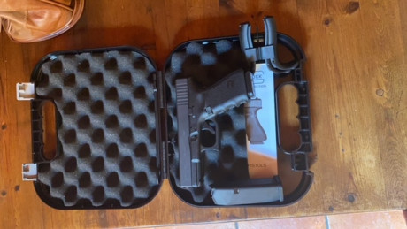 Buenas, vendo una glock 19 gen4 adquirida en junio del 2020, soy su unico dueño. Esta completamente nueva, 01