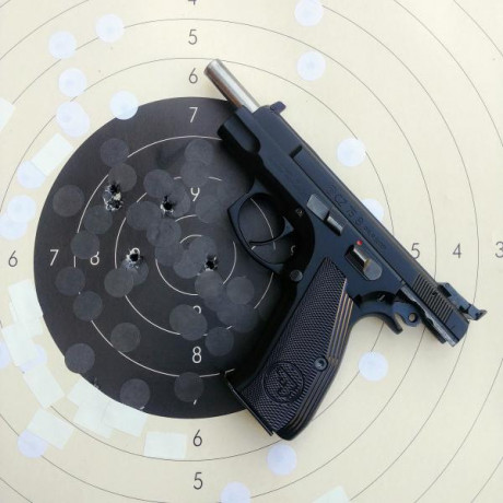 Me pregunta un compañero del club de tiro qué pistola de competición del 9pb es la más barata. No me refiero 00