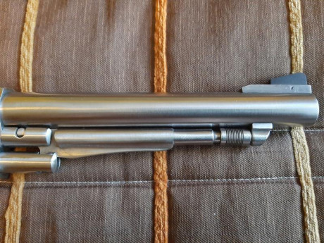 Vendo Ruger Old Army en perfecto estado por 600€ más portes fuera de Madrid. No me interesan cambios.Se 30