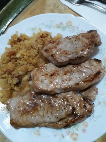 Hoy para comer acelgas hervidas y chuletón de vaca gallega vieja con seis semanas de maduración en cámara 71
