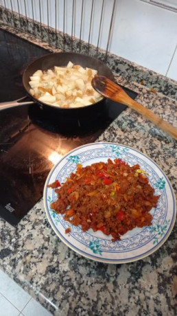 Hoy para comer acelgas hervidas y chuletón de vaca gallega vieja con seis semanas de maduración en cámara 140