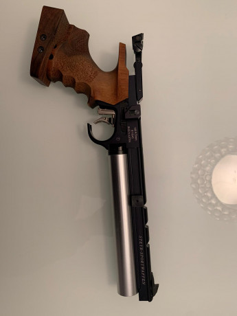 Buenas noches, Un compañero del club vende LP 50 talla M,en muy buen estado reparada y repasada por Ibergrips 11
