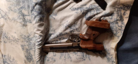 Cacha Rink talla s , es con un pequeño ángulo para tiradores diestros con el ojo Izquierdo Director. Nueva, 00