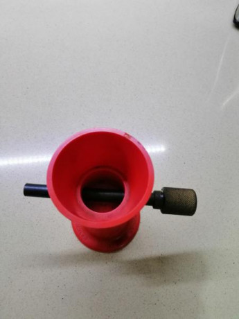 Vendo graneador Forster modelo Bonanza. usado, en buen estado. 
Precio: 25 €, gastos de envio incluidos. 01