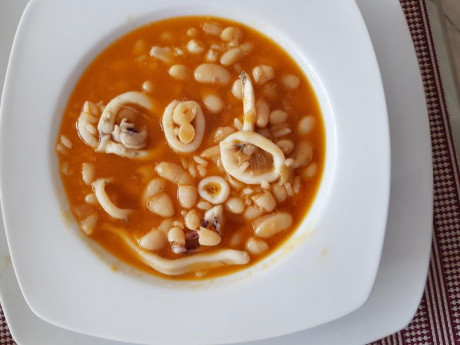 Hoy para comer acelgas hervidas y chuletón de vaca gallega vieja con seis semanas de maduración en cámara 30
