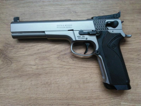 Vendo Pistola Smith&Wesson 5906 PPC 9mm, Cañón Match de 6 pulgadas, Bushing articulado de titanio, 01