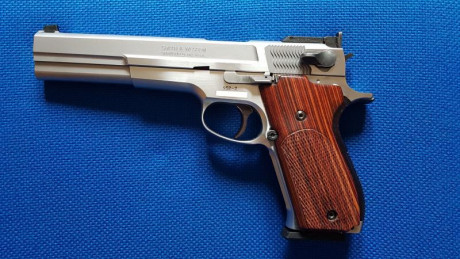 Vendo Pistola Smith Wesson 952-2, 6" Inox. calibre 9mm en perfecto estado. El arma lleva todo lo 01
