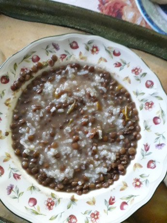 Hoy para comer acelgas hervidas y chuletón de vaca gallega vieja con seis semanas de maduración en cámara 170