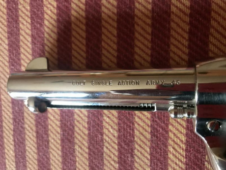 Saludos buena gente del foro, vendo uno de mis revólveres, Colt calibre 45 LC. Nikel.
El revólver está 01