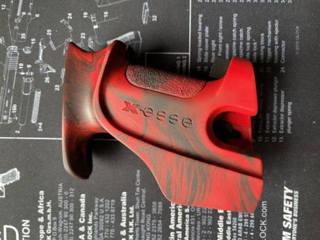 Vendida. cacha anatómica Zurda para Hammerli X Esse . Completamente nueva , Talla L . Precio  puesta en 01